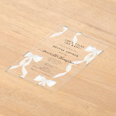 ホワイトボウ彼女は結び目のブライダルシャワーパーティー アクリル招待状 (レイダウン)