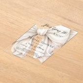 ホワイトボウ彼女は結び目のブライダルシャワー アクリル招待状 (レイダウン)