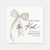ホワイトボウ彼女は結び目のブライダルシャワー スタンダードカクテルナプキン (正面)