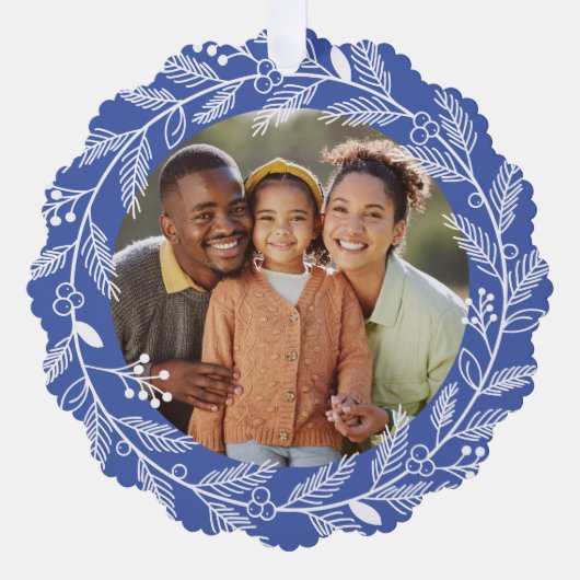 ホワイトボタニカルクリスマスリースカスタム写真 オーナメントカード (正面)