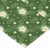 ホワイトポインセティアス葉グリーンクリスマスオン・グリーン テーブルクロス (アングル)