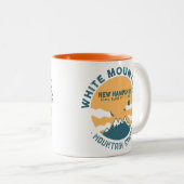 ホワイトマウンテンズニューハンプシャー – レトロヴィンテージ ツートーンマグカップ (正面右)