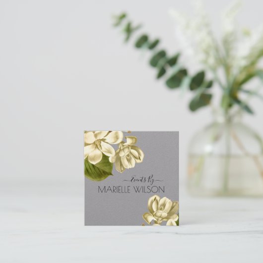 ホワイトマグノリアスフローラグレイイベントプランナー スクエア名刺 (スタンド正面)