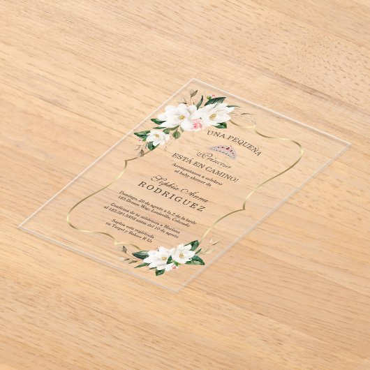 ホワイトマグノリア金ゴールドスペインのベビーシャワー アクリル招待状 (レイダウン)