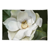 ホワイトマグノリア閉じる緑の背景 枕カバー (裏面)