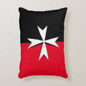 ホワイトマルチーズクロス&マルタ国旗の記号/騎士 アクセントクッション (正面(垂直))