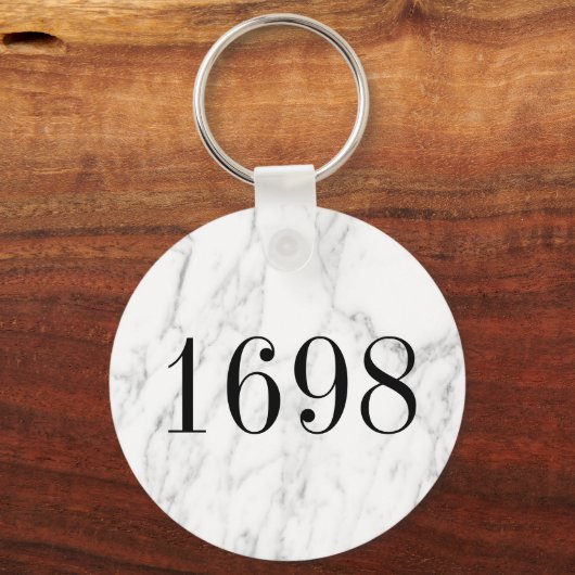 ホワイトマーブルストーンの上品なホテルの部屋番号メタル キーホルダー (正面)