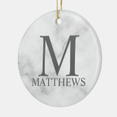 ホワイトマーブルパーソナライズされたモノグラムと名前 セラミックオーナメント (左)