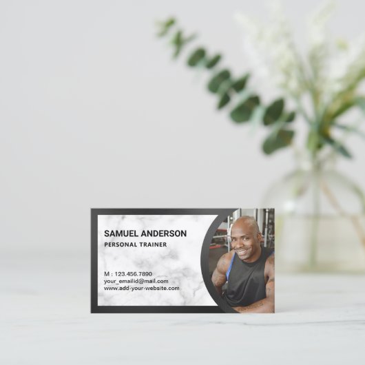 ホワイトマーブルフィットネスパーソナルトレーナー写真 名刺 (スタンド正面)