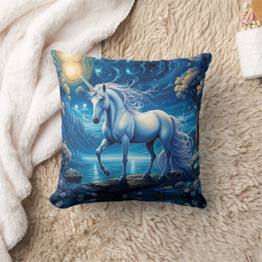 ホワイトユニコーンファンタジー満月 クッション (ブランケット)