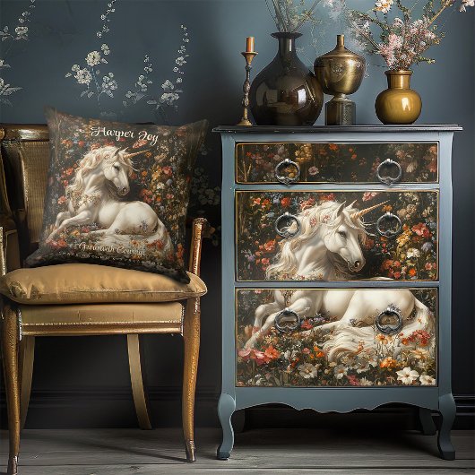 ホワイトユニコーンヴィンテージフローラファンタジーアート神話的 クッション