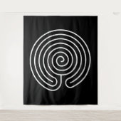 ホワイトラビリンスオンブラック タペストリー (正面)