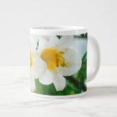 ホワイトリイ – ユリ花ユリ候補 ジャンボコーヒーマグカップ (正面右)