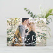 ホワイトレタリングフォトセーブ・ザ・デート案内 招待状 (スタンド正面)