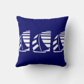 ホワイトレーシングセーラーボーツオンブルー装飾用クッション クッション (裏面)