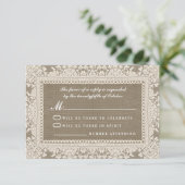 ホワイトレースとバーラップ結婚式のRSVPカード 出欠カード (スタンド正面)