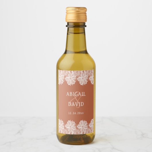 ホワイトレースオンテラコッタ結婚ズミニ ワインラベル (正面)