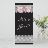 ホワイトレースピンクと黒の赤ちゃん女の子シャワー 招待状 (スタンド正面)