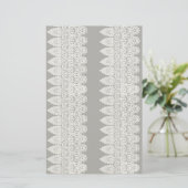 ホワイトレース型枠は黒に対して繊細縁どに作用する 便箋 (スタンド正面)