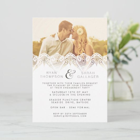 ホワイトレース婚約結婚ズフォト招待状 招待状 (スタンド正面)