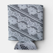 ホワイトレース生地のテクスチャ背景 缶クーラー (裏面)