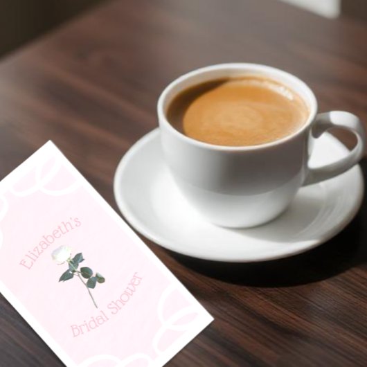 ホワイトローズの花びらピンクのブライダルシャワーナプキン