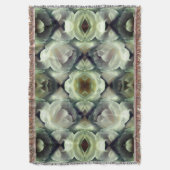 ホワイトローズフローラ抽象芸術パターン スローブランケット (正面縦)