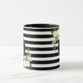 ホワイトローズモノグラム金ゴールド白黒 ストライプの マグカップ (中央)