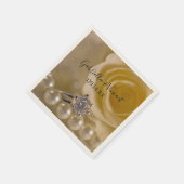 ホワイトローズ、婚約リングや輪と結婚真珠 スタンダードカクテルナプキン (角)