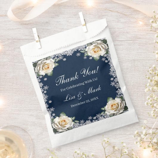 ホワイトローゼススノーフレーククリスマス結婚ズ フェイバーバッグ (クリップ留めされた状態)