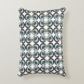 ホワイトロータス&海ウェーブ – 優雅な動き アクセントクッション (正面(垂直))