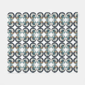 ホワイトロータス&海ウェーブ – 優雅な動き フリースブランケット (正面(横))