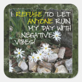 ホワイト前向き文字との滞在デイジー スクエアシール (正面)