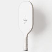 ホワイト名前をカスタムするモノグラムイニシャルシンプルモダン ピックルボールラケット (左)
