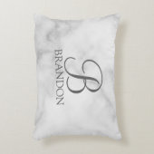 ホワイト大理石パーソナライズスクリプトモノグラムと名前 アクセントクッション (正面(垂直))