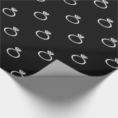 ホワイト婚約リングや輪オンブラック ラッピングペーパー (角)