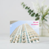 ホワイト建物ブルースカイマイアミフロリダトラベル シーズンポストカード (スタンド正面)