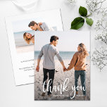 ホワイト文字結婚の写真ありがとう<br><div class="desc">4.5インチx 5.6インチの小さな紙手頃は、あなたの写真を特徴とし、「ありがとう」という言葉と後ろの感謝のメモとシックなレタリングであなたの名前。110 lb紙と3サイズの選択。**白い封筒は注文ページでオプション。画面に表示される内容が印刷されるので、注文をカートに追加する前に注文を再確認する。ライブデザインサービス救済は、必要なデザインレイアウトをもし使用できる。</div>