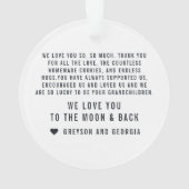 ホワイト文字|孫が人生の壮大な写真を撮る オーナメント (裏面)