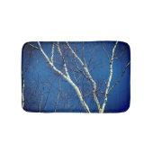 ホワイト樺の木ツリーアゲンストブルースカイ自然 バスマット (正面)