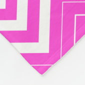 ホワイト水玉模様、シェブロン及びピンクリボン フリースブランケット (角)