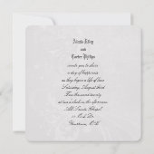 ホワイト結婚のバラとリングや輪 招待状 (裏面)