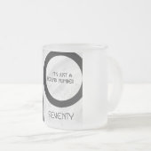 ホワイト70 Decade誕生日 フロストグラスマグカップ (正面右)