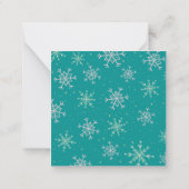 ホワイト&アクアスノーフレークonティール（緑がかった色）クリスマス ノートカード (裏面)