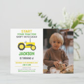 ホワイト&イエロートラクター誕生日招待状 招待状 (スタンド正面)