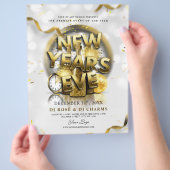 ホワイト＆ゴールドのニューイヤーズイブクラブパーティー チラシ (手)