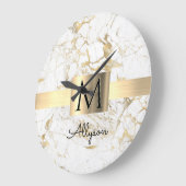 ホワイト＆ゴールド マーブル ゴールド ボックス、ブラック ネーム モノグラム ラージ壁時計 (傾斜)
