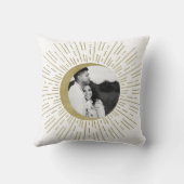 ホワイト＆ゴールド 天体 サンburst ムーンフォト ウェディング クッション (裏面)