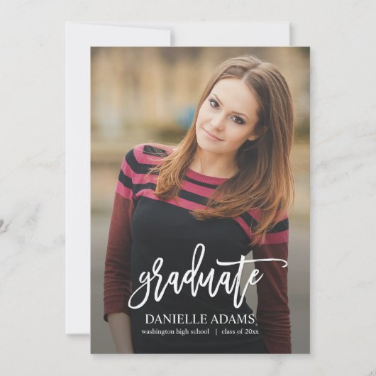 ホワイト ブラシ 編集可能な色 卒業おめでとうカード 案内状 (正面)