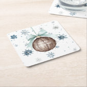 ホワイト ブルー スノーフレーク クリスマス ココナッツ リボン スクエアペーパーコースター (アングル)